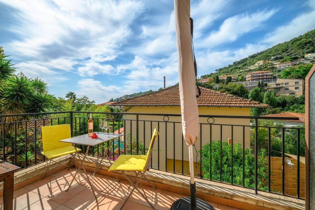 La Villa Julia - Calme - Spacieux - Parking Prive - Climatisation ม็องตง ภายนอก รูปภาพ