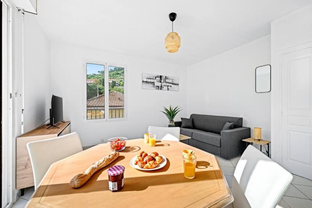 La Villa Julia - Calme - Spacieux - Parking Prive - Climatisation ม็องตง ภายนอก รูปภาพ